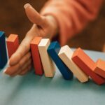 Wieteke snijder coaching en advies, tussenruimte, keuze tussen actie en reactie, appèl en intentie, keuzeruimte, gedrag, koers, pleaser, behulpzaam, grenzen. aangeven, ruimte innemen